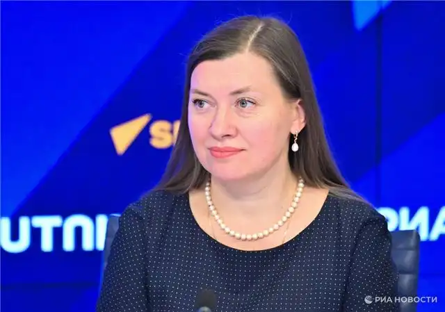 Садовникова отмечает, что выдающиеся результаты ЕГЭ — естественное следствие усердной работы школьных коллективов