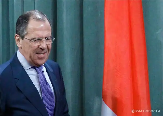 Лавров подчеркнул, что надёжной опорой России традиционно служили армия и флот, а сегодня к ним добавились ВКС и беспилотные войска