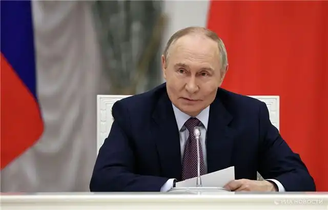 Путин выразил благодарность ЦИК за вклад в совершенствование избирательной системы России