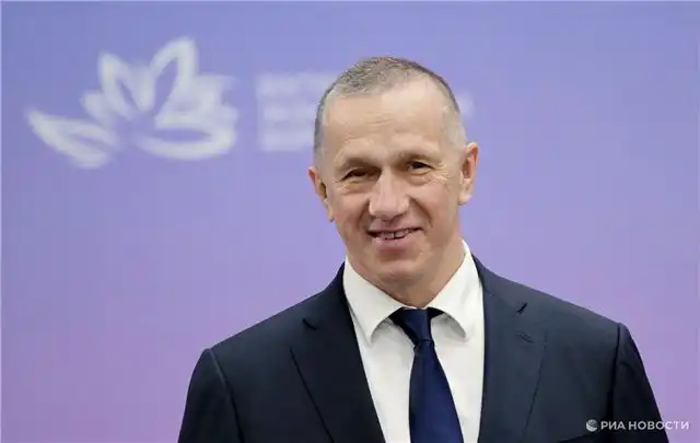 Юрий Трутнев обратился к россиянам с поздравлением в День Победы