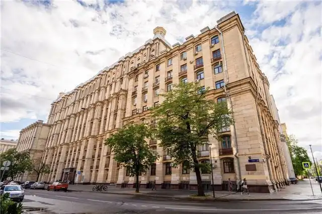 Архитектурная подсветка преобразит два здания РГГУ в сердце Москвы