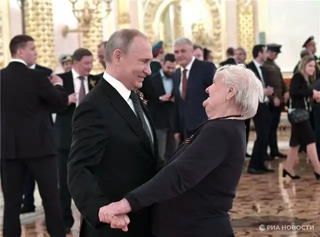 Наставница Путина Гуревич убеждена в его способности успешно преодолеть все трудности