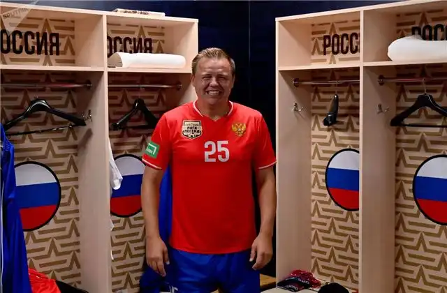 Назначенный спортивным директором «Факела» Пименов подписал однолетний контракт