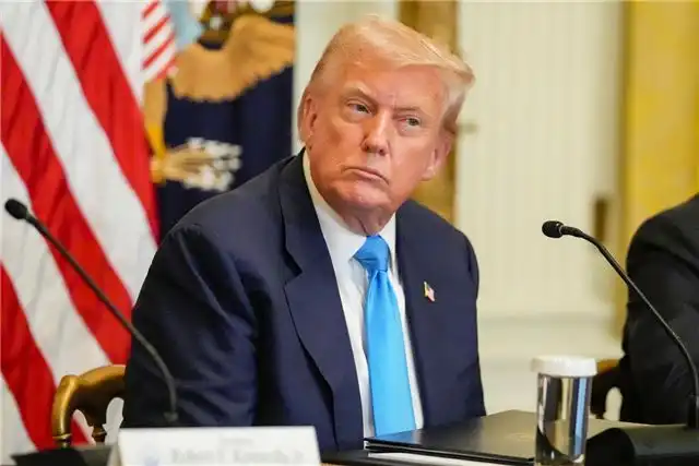 Трамп заявил, что Зеленский больше сосредоточен на фнансировании Украи...