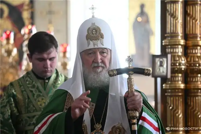 Глава РПЦ призывает молиться за президента, родину и защитников ради с...