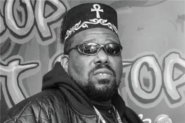 Легендарный американский рэпер Afrika Bambaataa скончался в 67 лет