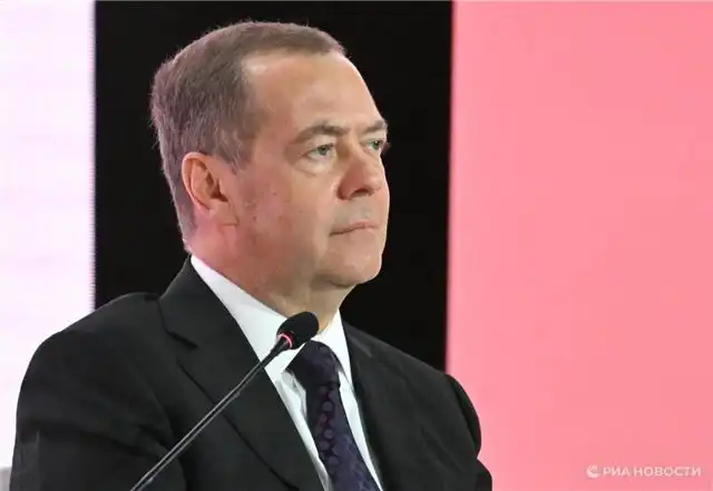 Медведев и Медведчук утверждают — юридические основания присоеди...
