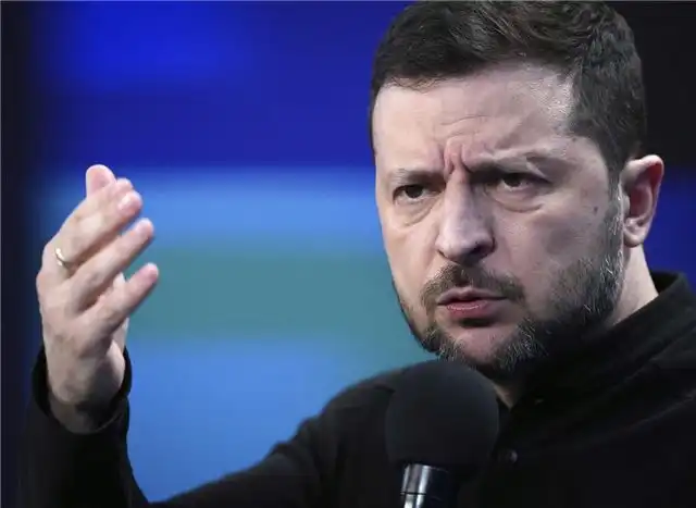 Мирошник заявил об отсутствии реальных конкурентов Зеленскому на Украине и подчеркнул, что борьба сосредоточена вокруг финансов