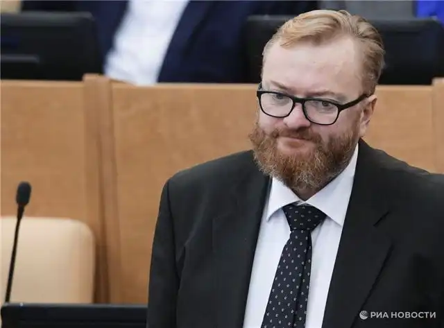 Милонов утверждает, что 40-летних пора воспринимать как взрослых, а не молодежь