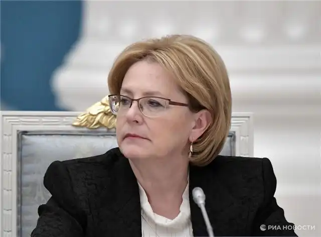 Скворцова заявила о старте клинических испытаний вакцины против аллергии на амброзию в 2027 году