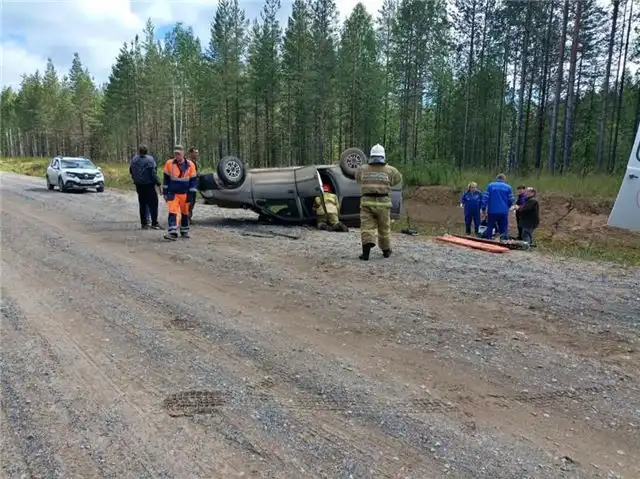 Шесть человек получили травмы в аварии с пассажирским автомобилем в Архангельской области